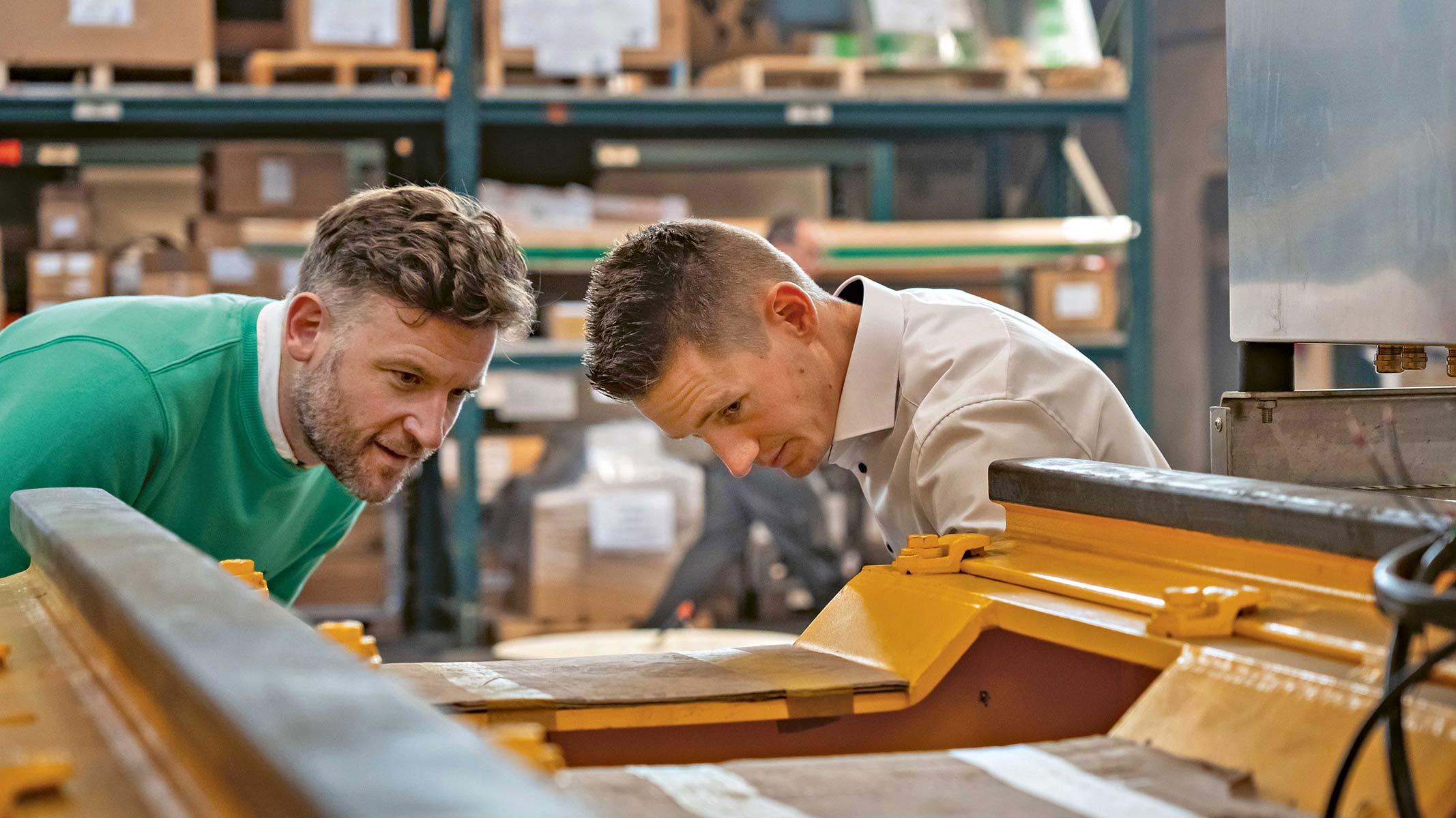 Der Ingenieur prüft Prozesse bis ins Detail und sucht Potenzial für Optimierungen. 